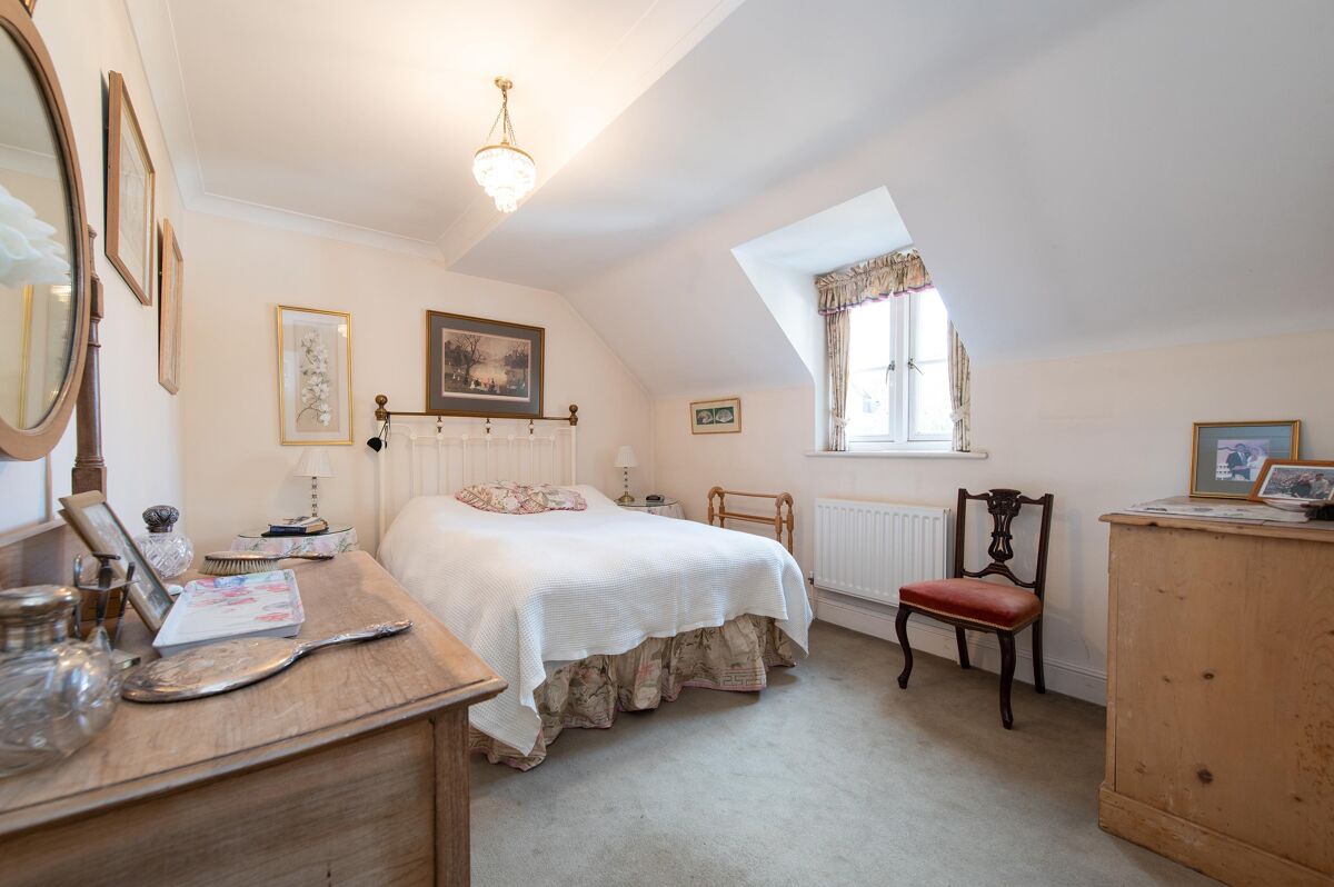 house for sale in Riverbank Gardens, Tiddington Road, Stratfordupon