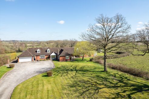 Picture of 5 bedroom house for sale.