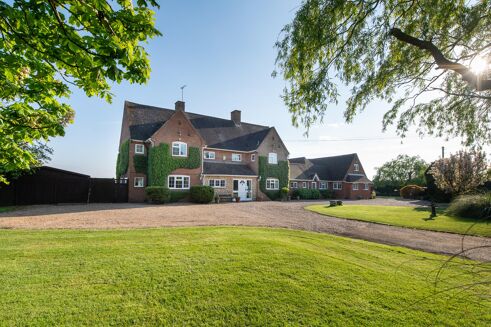 Picture of 7 bedroom house for sale.