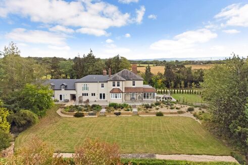 Picture of 6 bedroom house for sale.
