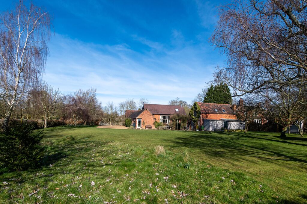 Image of Kites Nest Lane, Beausale, Warwick, Warwickshire, CV35