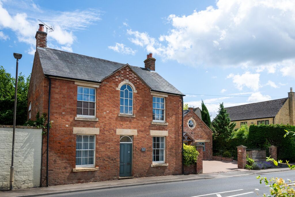 Image of High Street, Mickleton, Chipping Campden, Gloucestershire, GL55