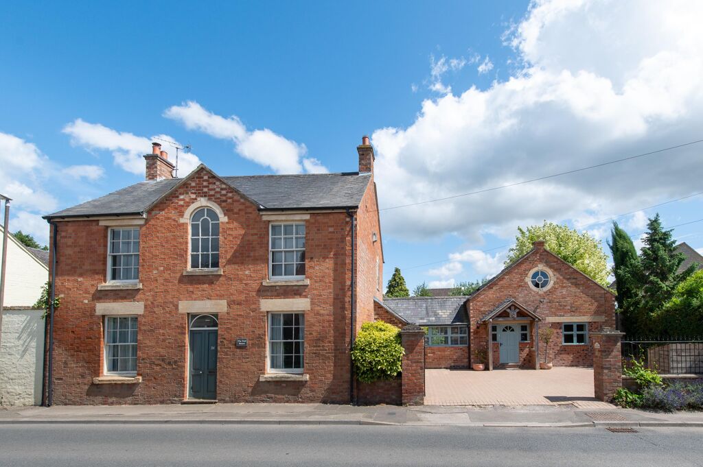 Image of High Street, Mickleton, Chipping Campden, Gloucestershire, GL55
