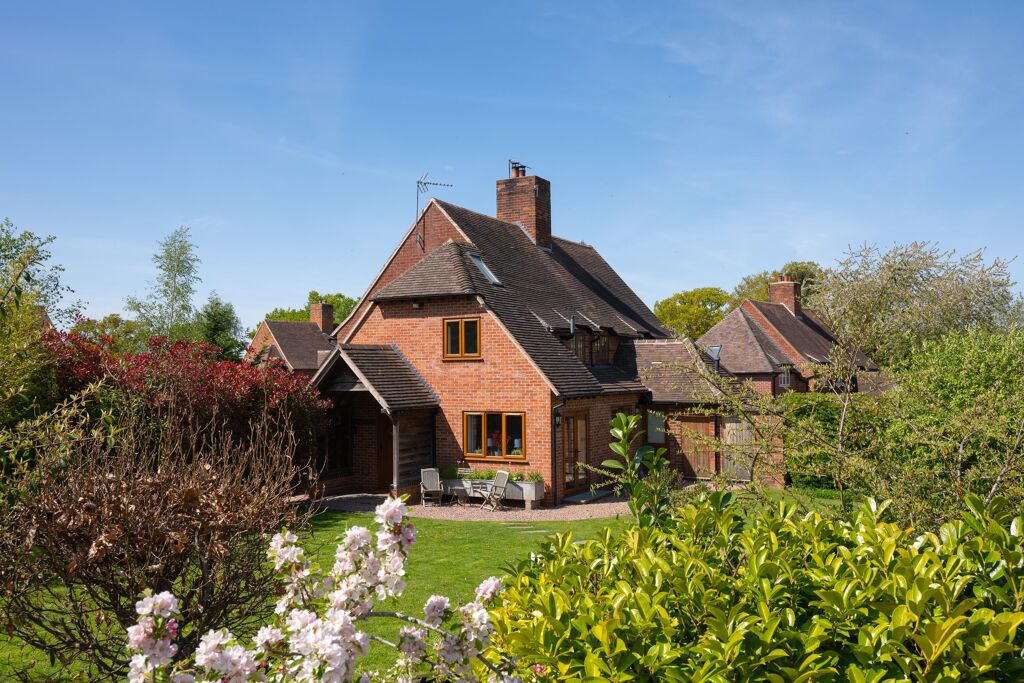 Image of The Crescent, Salters Lane, Wootton Wawen, Henley-in-Arden, Warwickshire, B95