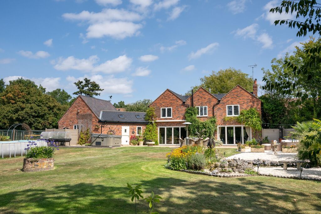 Image of Brome Hall Lane, Lapworth, Solihull, Warwickshire, B94