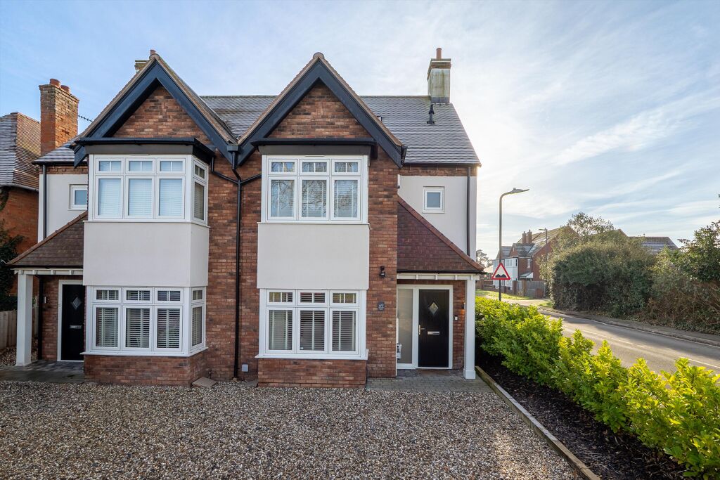 Image of Evesham Road, Stratford-upon-Avon, Warwickshire, CV37