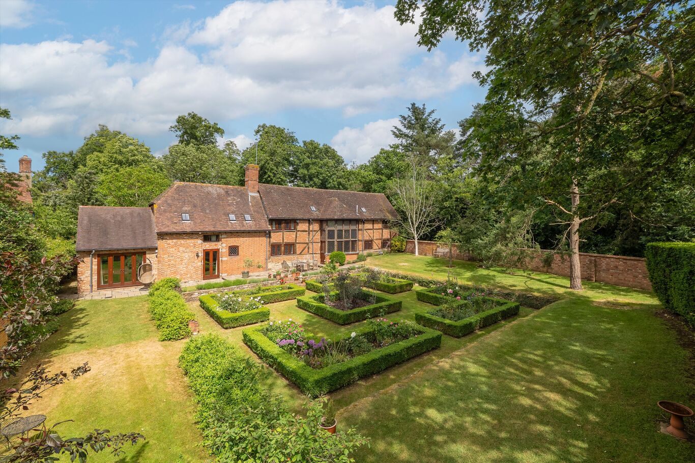 Image of Old Snitterfield Road, Bearley, Stratford-upon-Avon, Warwickshire CV37
