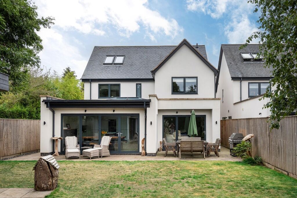 Image of Tiddington Road, Tiddington, Stratford-upon-Avon, Warwickshire, CV37