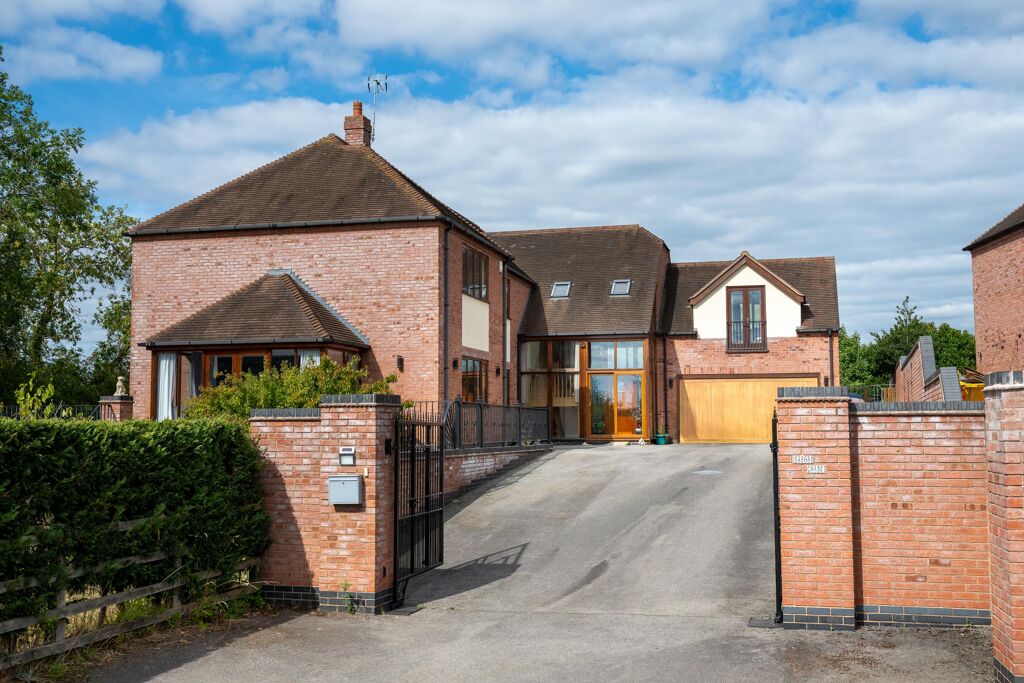 Image of Worcester Road, Knowle Fields, Alcester, Worcestershire, B49