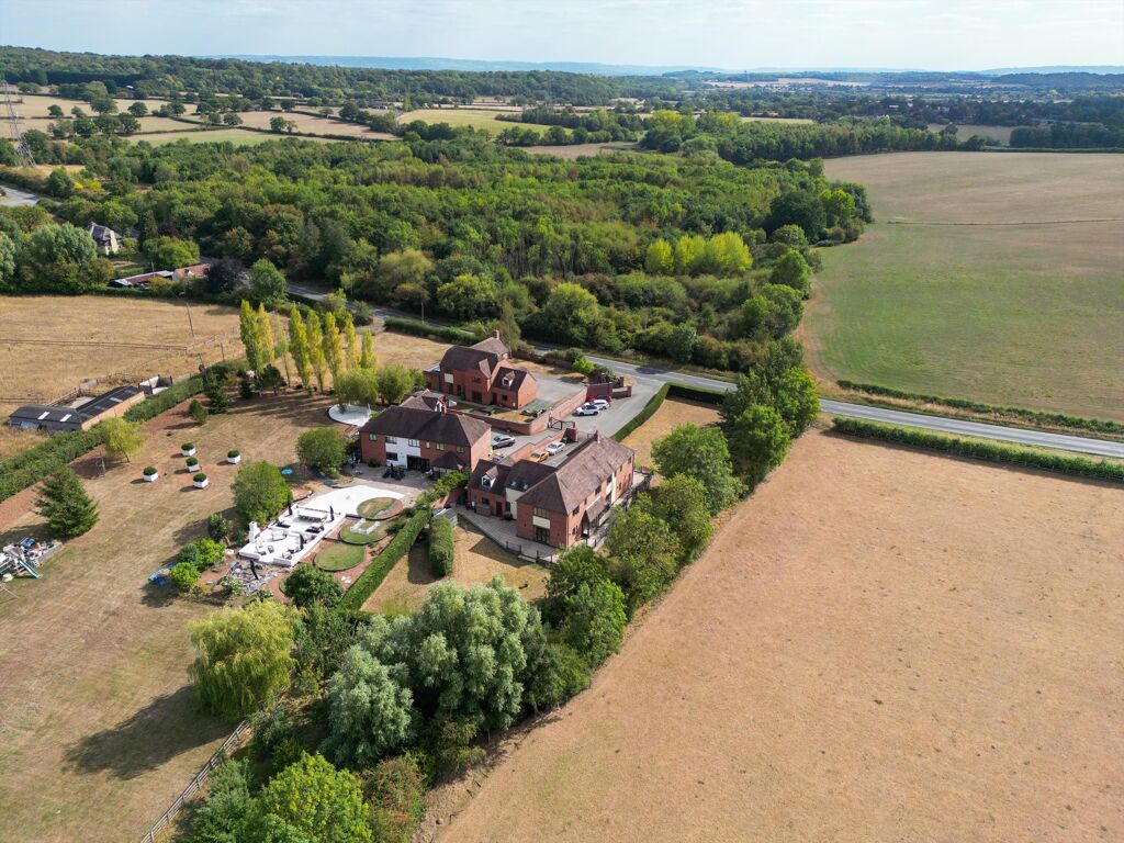 Image of Worcester Road, Knowle Fields, Alcester, Worcestershire, B49