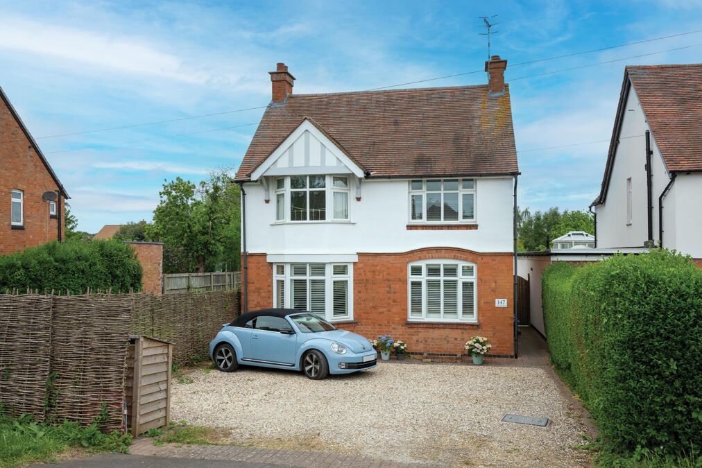 Image of Evesham Road, Stratford-upon-Avon, Warwickshire, CV37