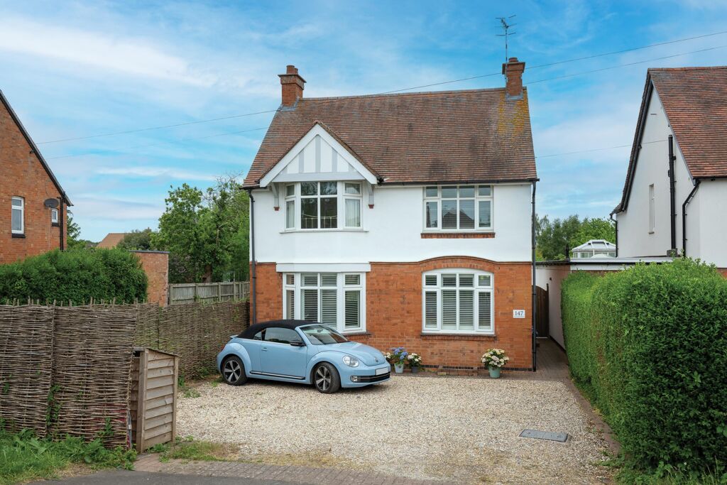 Image of Evesham Road, Stratford-upon-Avon, Warwickshire, CV37