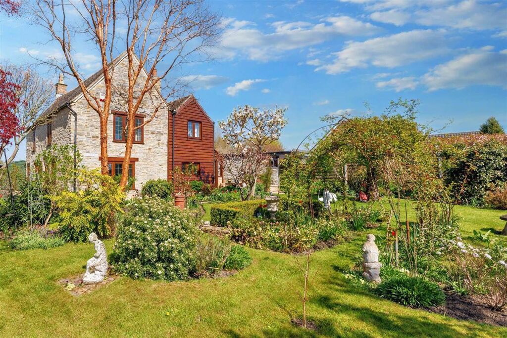 Image of Blakes Hill, North Littleton, Evesham, Worcestershire WR11