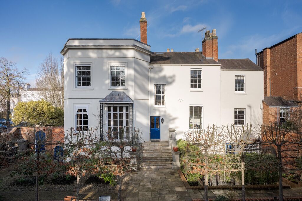 Image of Binswood Avenue, Leamington Spa, Warwickshire, CV32