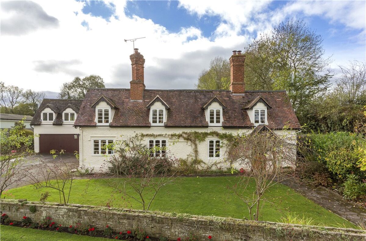 house for sale in Ford Lane, Langley, StratforduponAvon, Warwickshire