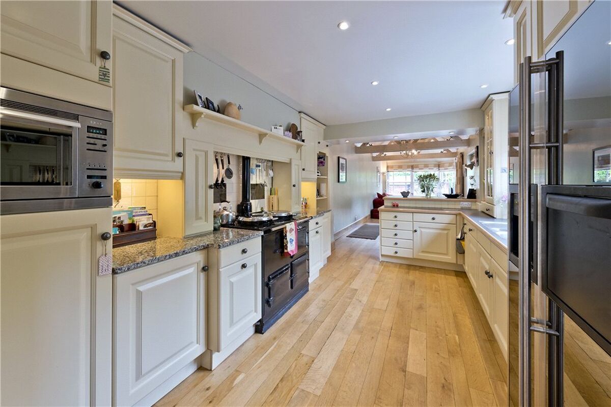 house for sale in St Nicholas Church Street, Warwick, CV34 STR110072