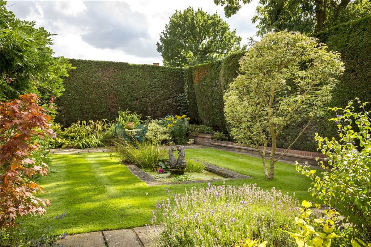 town house for sale in Bridge End, Warwick, Warwickshire, CV34