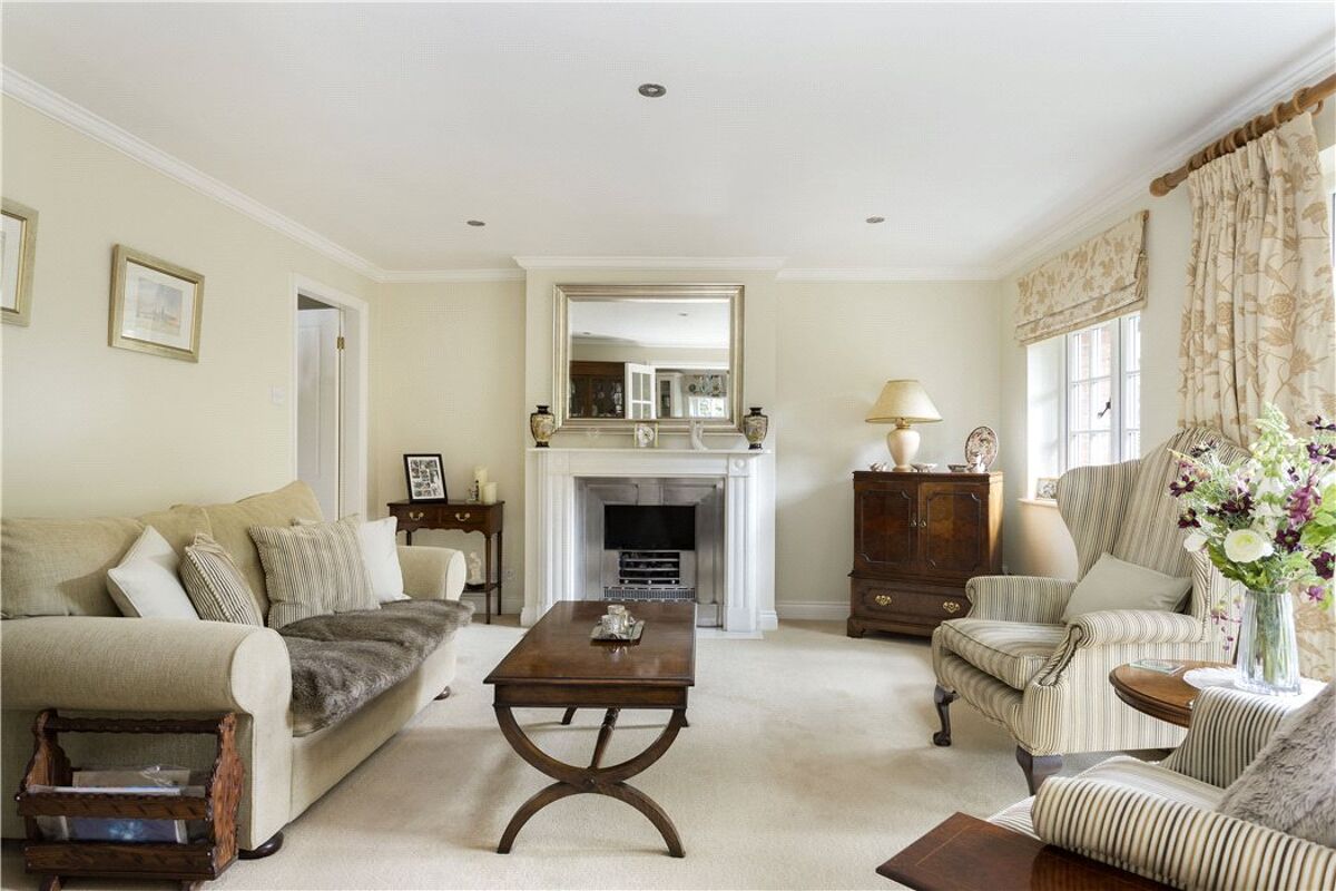 town house for sale in Bridge End, Warwick, Warwickshire, CV34