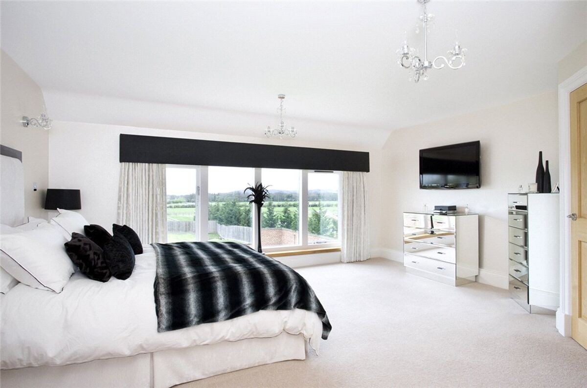 house for sale in Evesham Road, Dodwell, StratforduponAvon