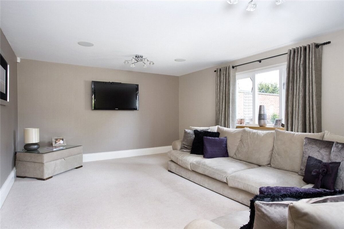 house for sale in Evesham Road, Dodwell, StratforduponAvon