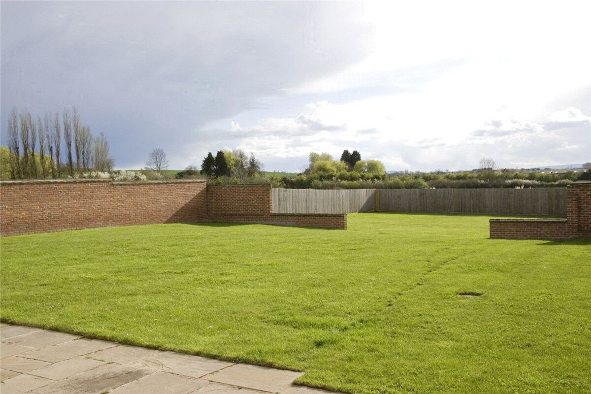 house for sale in Evesham Road, Dodwell, StratforduponAvon