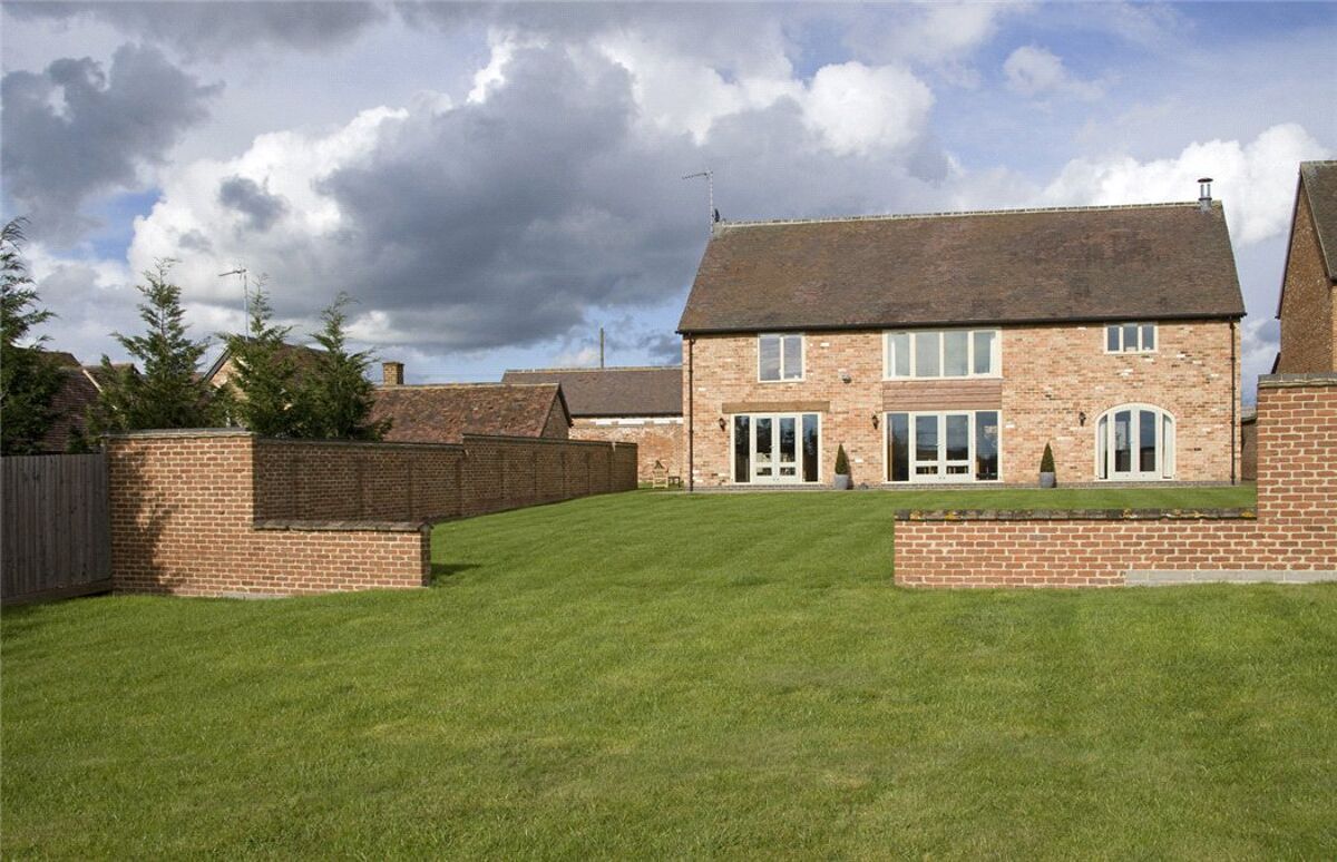 house for sale in Evesham Road, Dodwell, StratforduponAvon