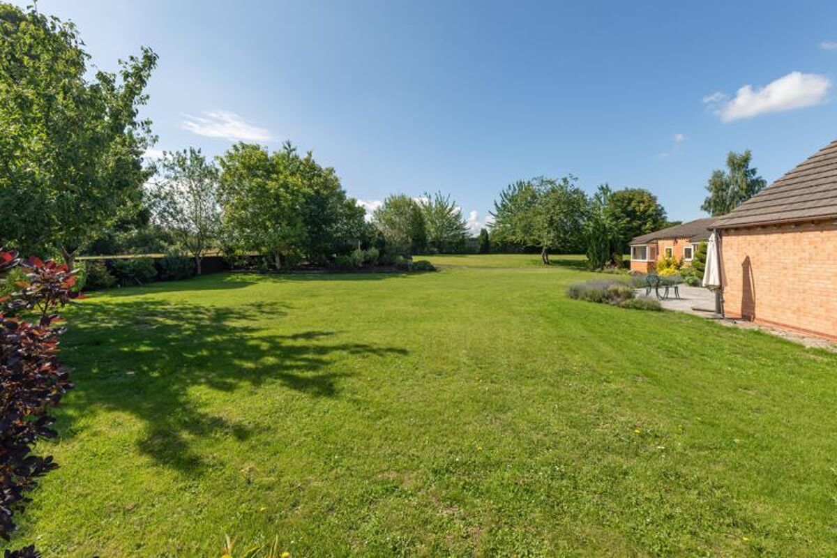 house for sale in Chapel Street, Wellesbourne, Warwick, Warwickshire