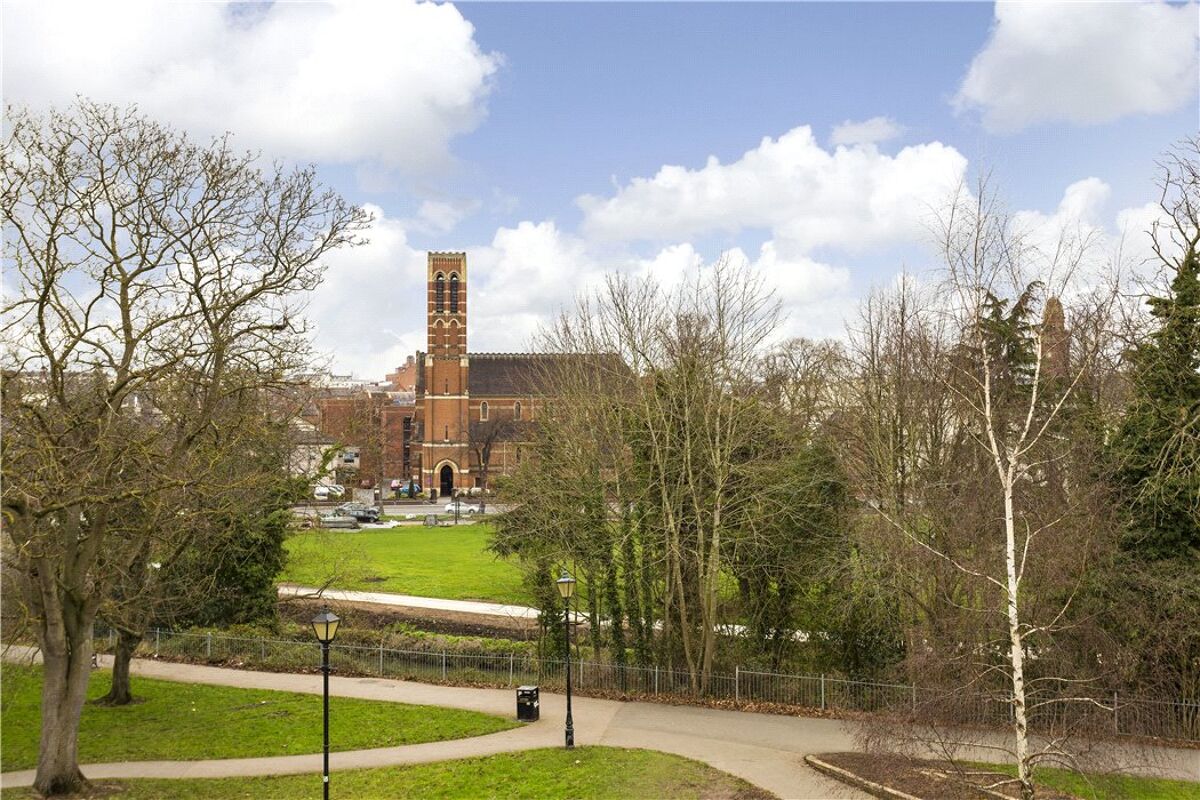 town house for sale in York Road, Leamington Spa, Warwickshire, CV31