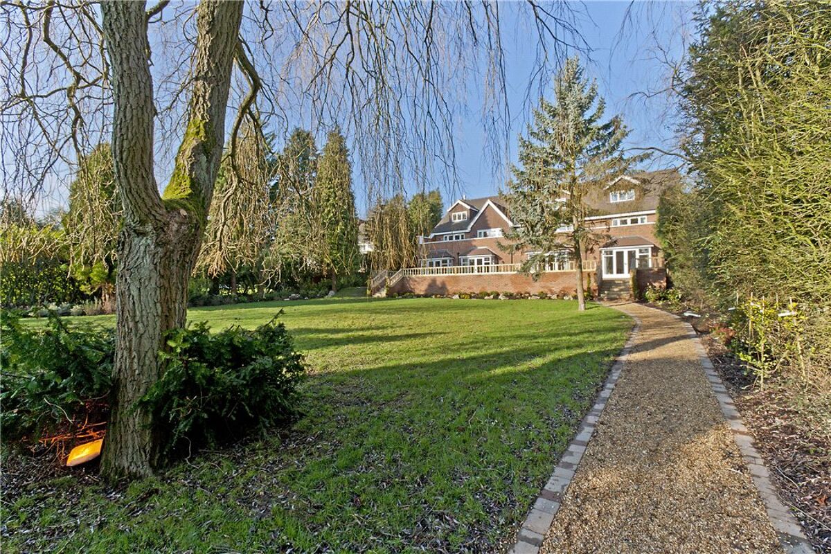 house for sale in Lovelace Avenue, Solihull, West Midlands, B91 STR130092 Knight Frank