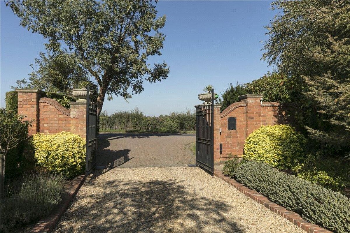 house for sale in Leamington Road, Long Itchington, Southam