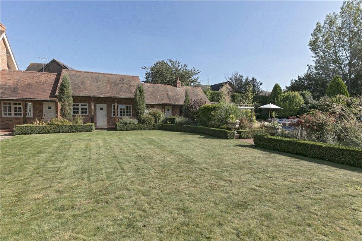 house for sale in Leamington Road, Long Itchington, Southam