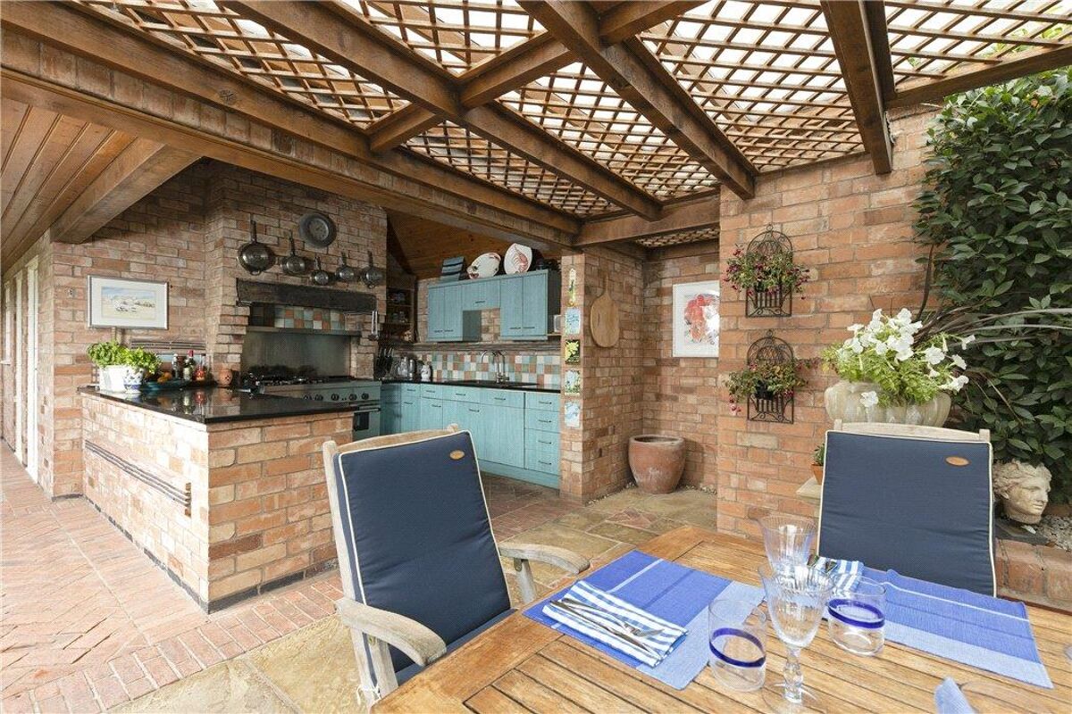 house for sale in Leamington Road, Long Itchington, Southam