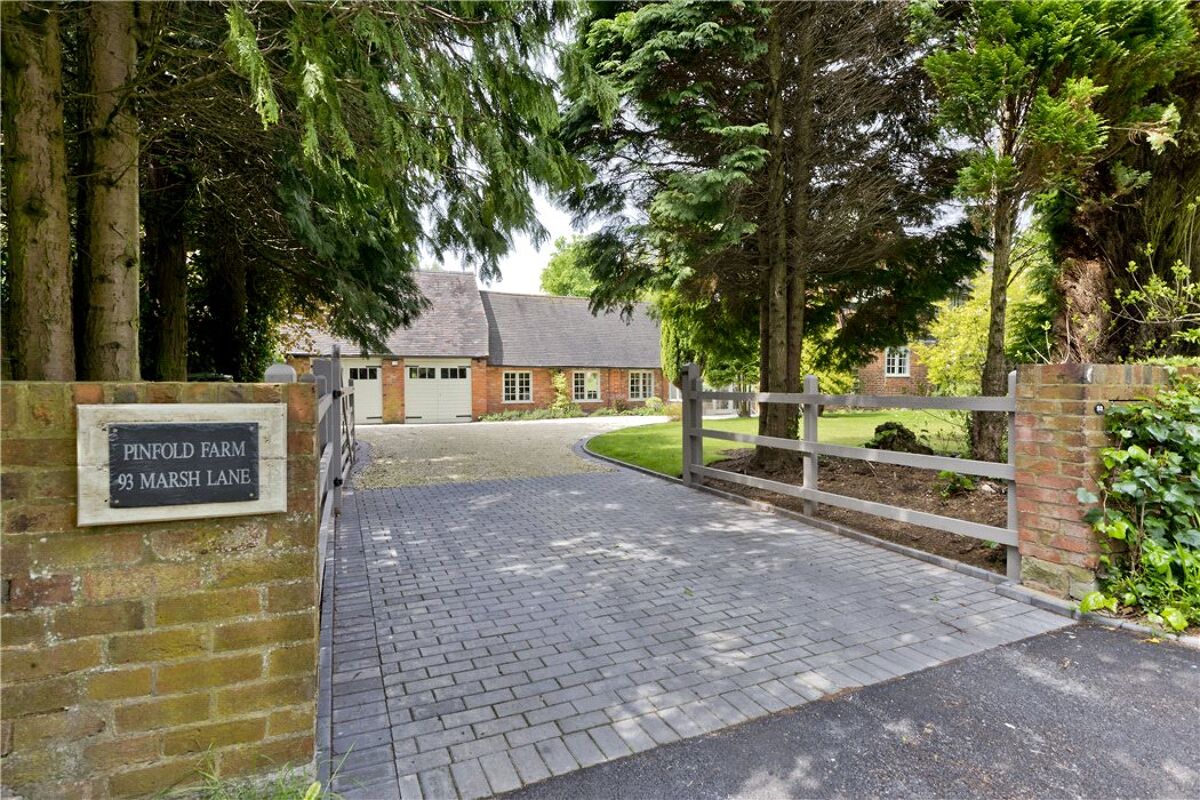 house for sale in Marsh Lane, Solihull, West Midlands, B91 STR140121