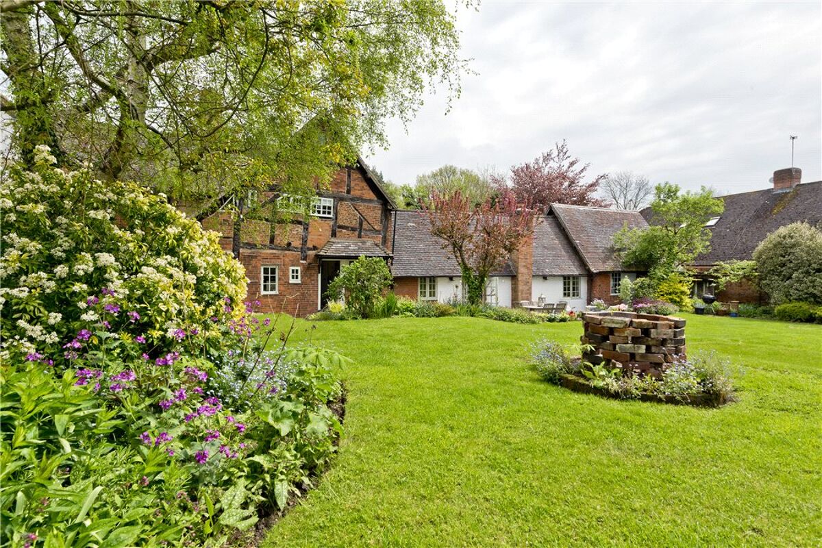 house for sale in Marsh Lane, Solihull, West Midlands, B91 STR140121