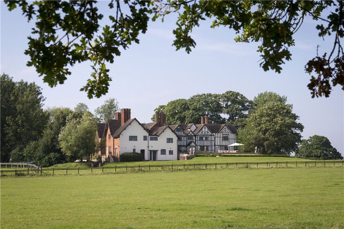 house for sale in The Old Castle, Studley, Warwickshire, B80