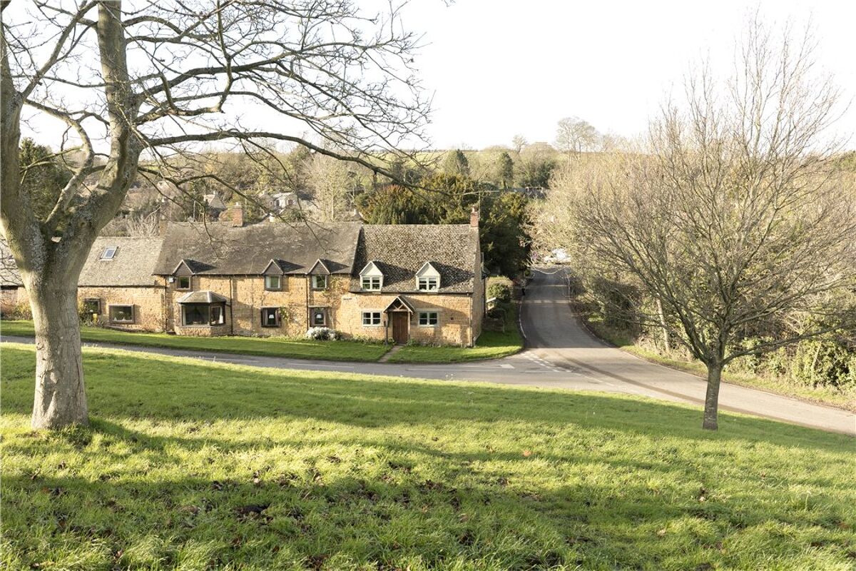 house for sale in Walnut House, Frog Lane, Ilmington, ShipstononStour