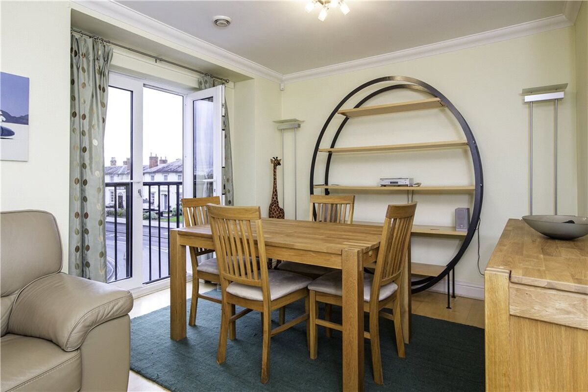 flat for sale in Warwick Mews, Warwick Road, StratforduponAvon