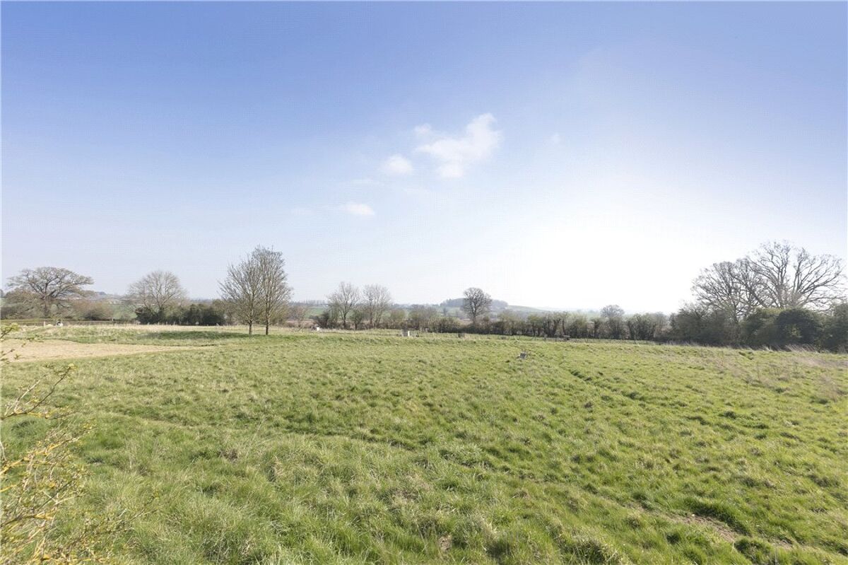 house for sale in Savages Close, Tachbrook, Leamington Spa, CV33 STR160287 Knight Frank