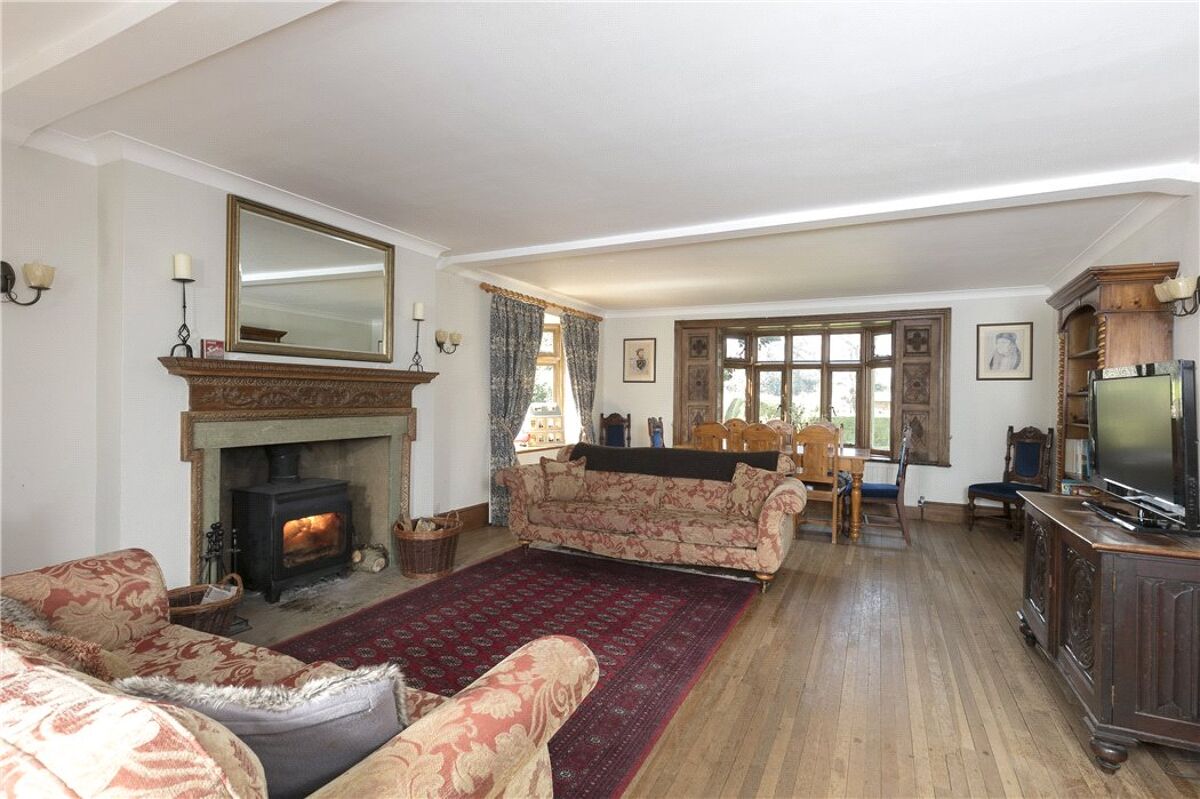 house for sale in Savages Close, Tachbrook, Leamington Spa, CV33 STR160287 Knight Frank