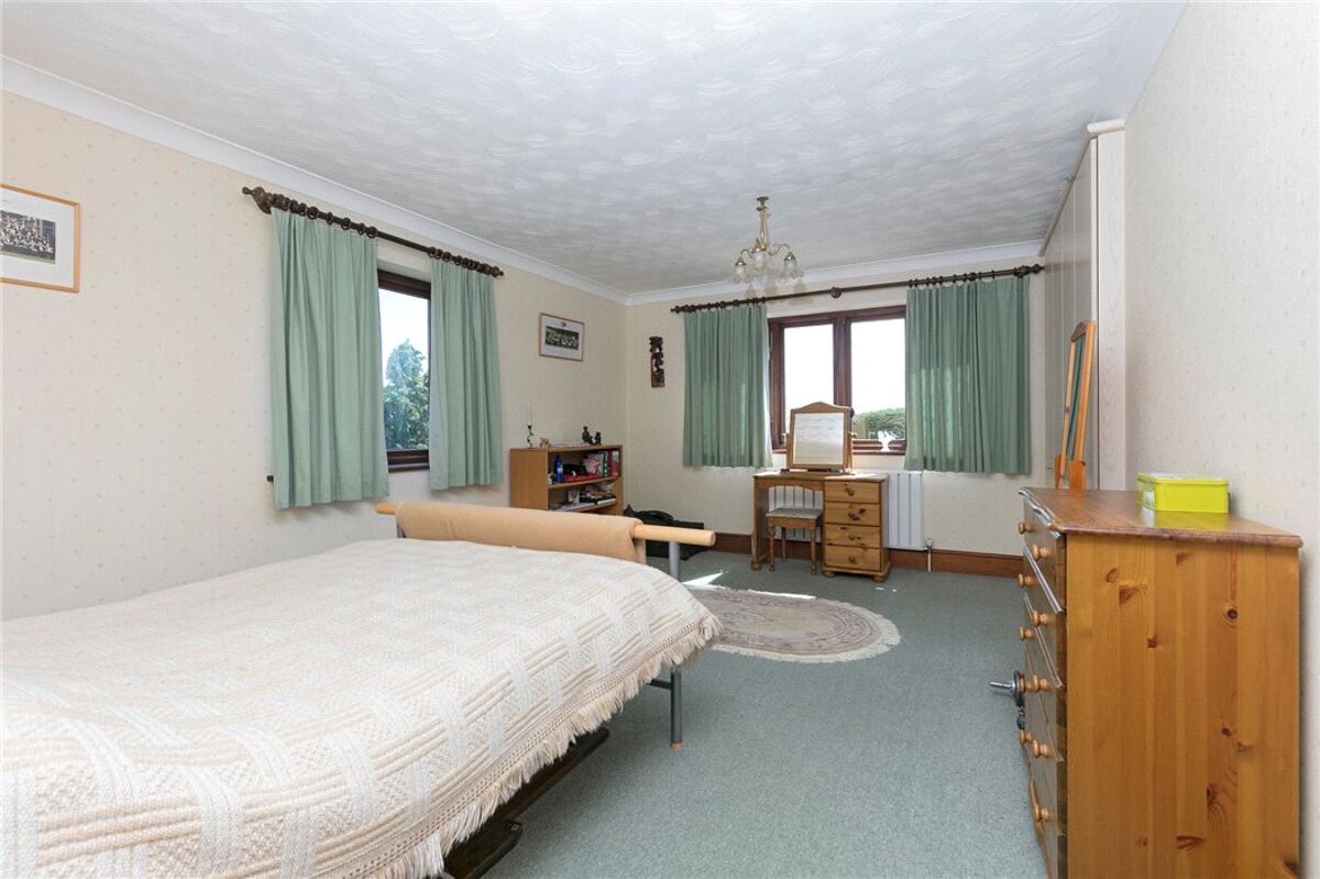 house for sale in High Street, Flore, Northampton, Northamptonshire, NN7 STR160288 Knight Frank