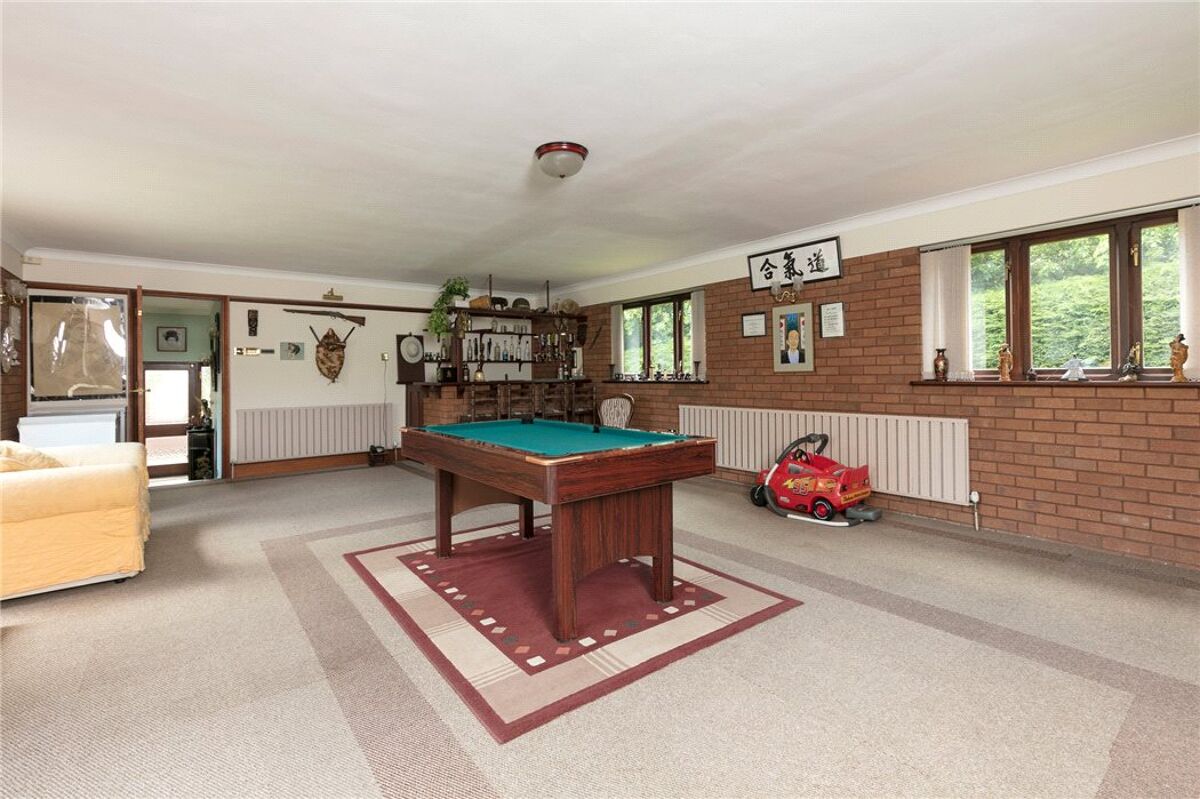 house for sale in High Street, Flore, Northampton, Northamptonshire, NN7 STR160288 Knight Frank