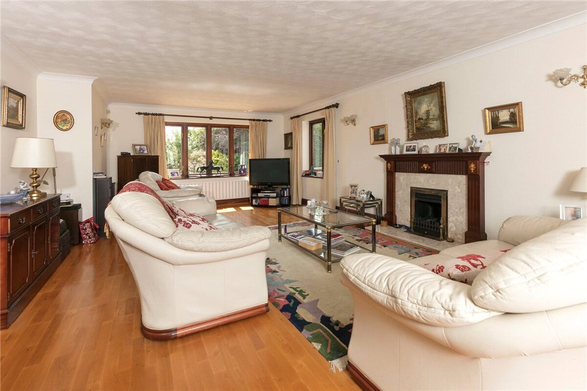 house for sale in High Street, Flore, Northampton, Northamptonshire, NN7 STR160288 Knight Frank