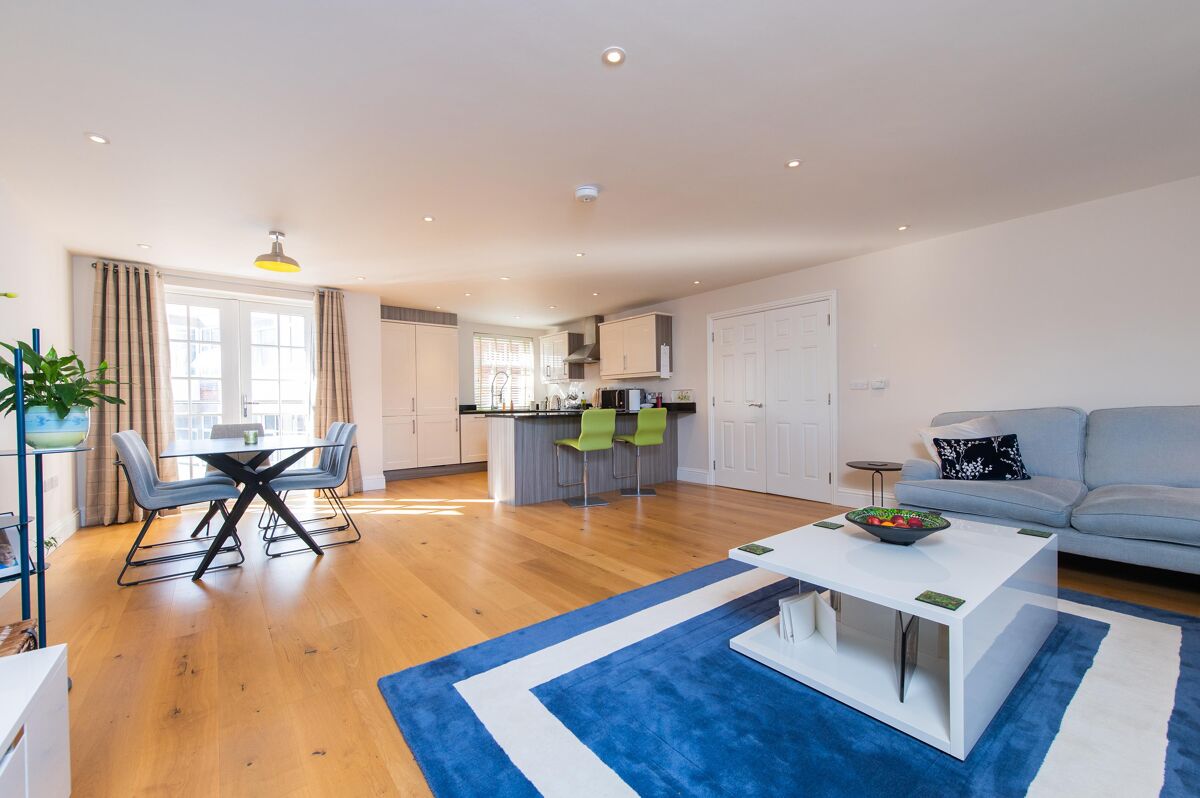 flat for sale in Russell House, Ely Street, Stratford Upon Avon