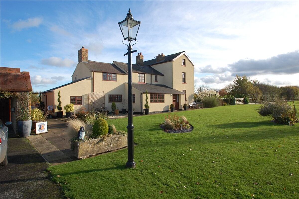 house for sale in Calcutt, Rugby, Warwickshire, CV23 STR170005