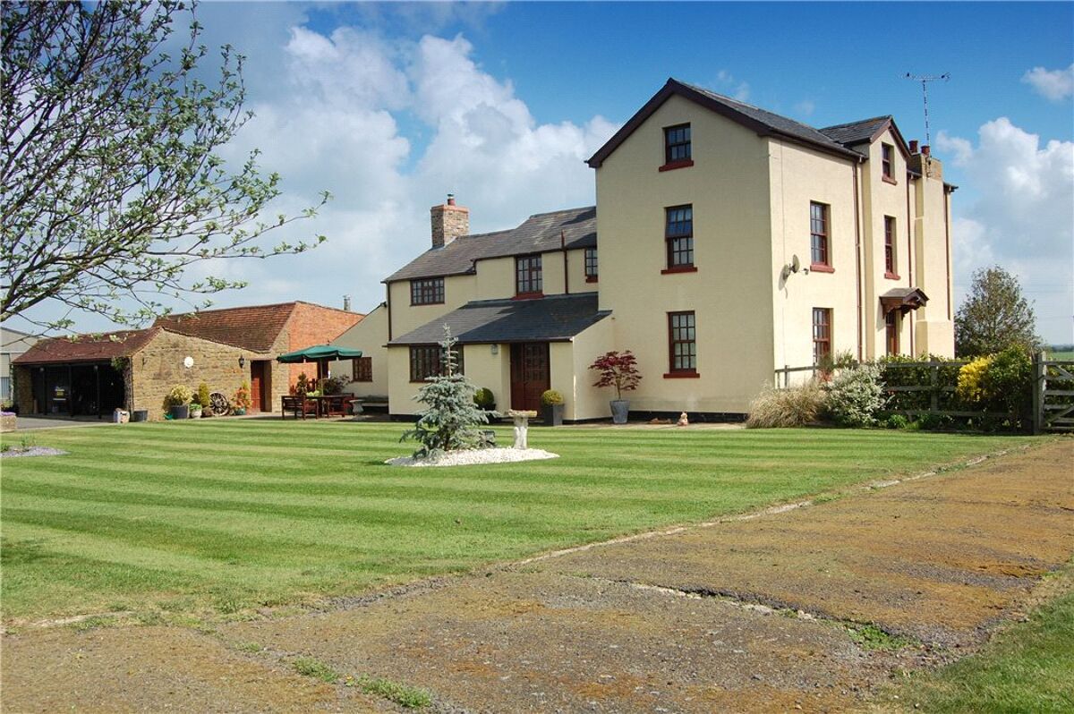 house for sale in Calcutt, Rugby, Warwickshire, CV23 STR170005