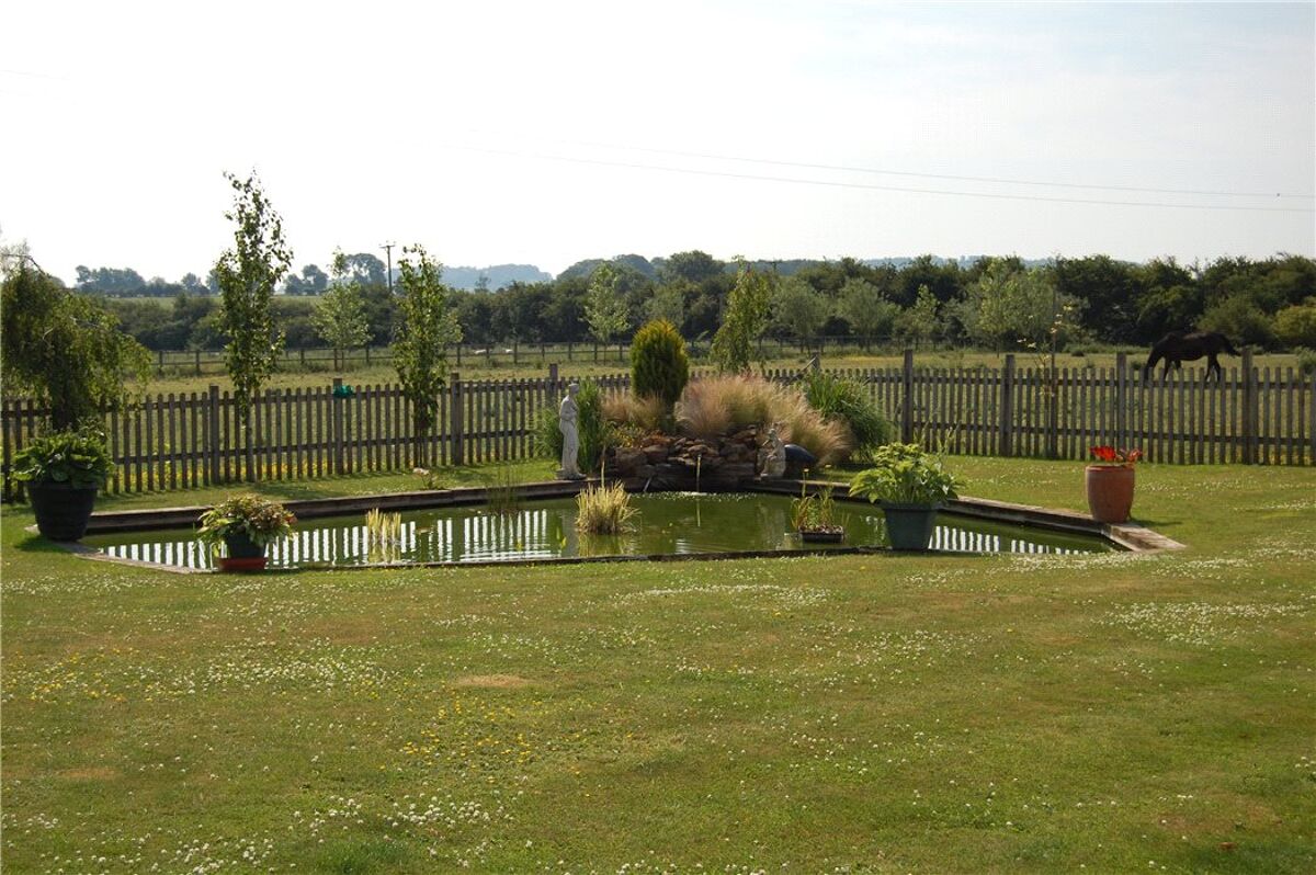 house for sale in Calcutt, Rugby, Warwickshire, CV23 STR170005