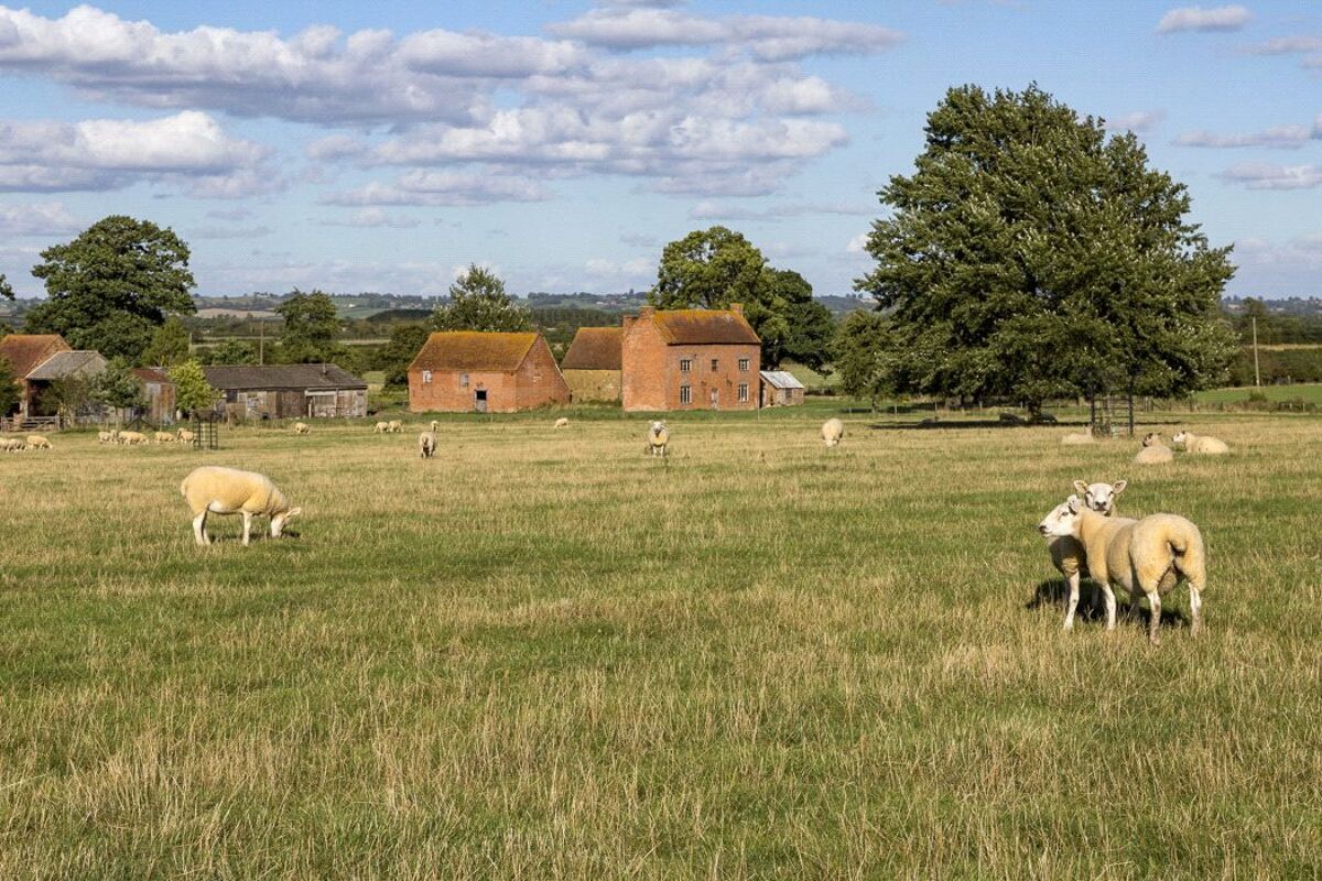 house for sale in Calcutt Lane, Calcutt, Rugby, Warwickshire, CV23