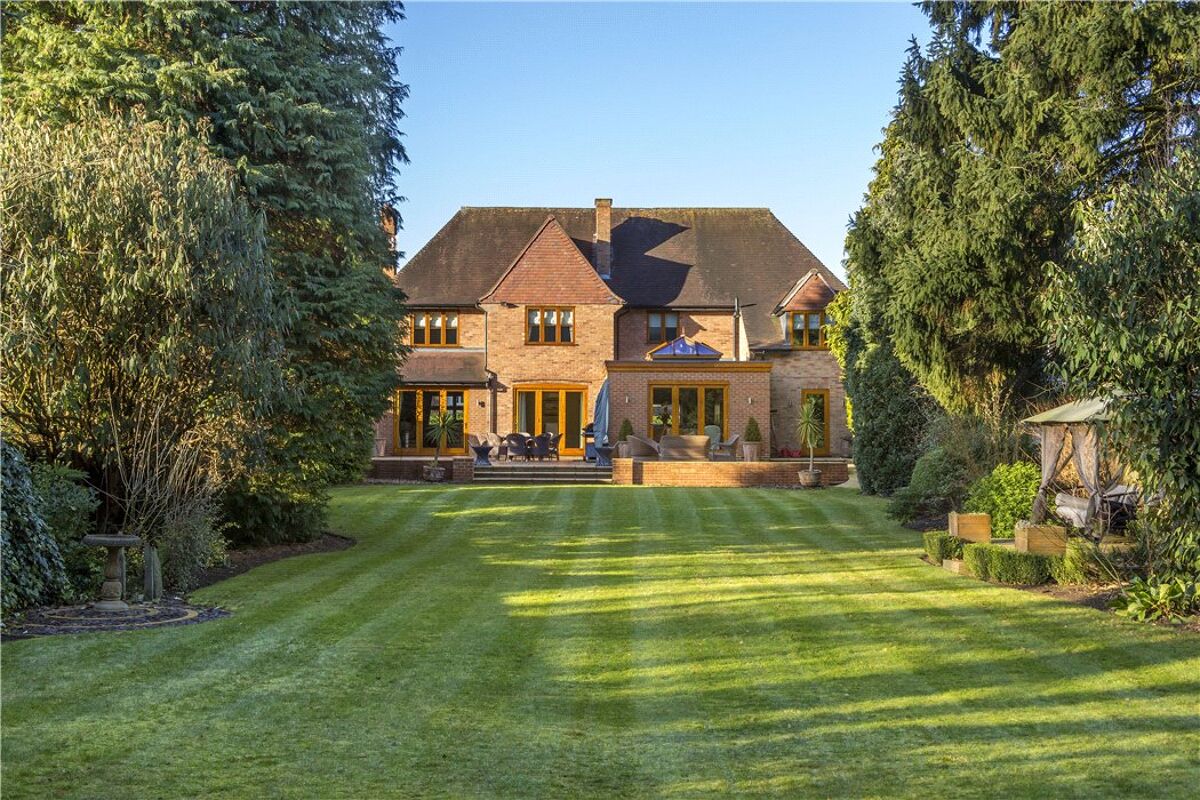 town house for sale in Tiddington Road, StratforduponAvon, CV37