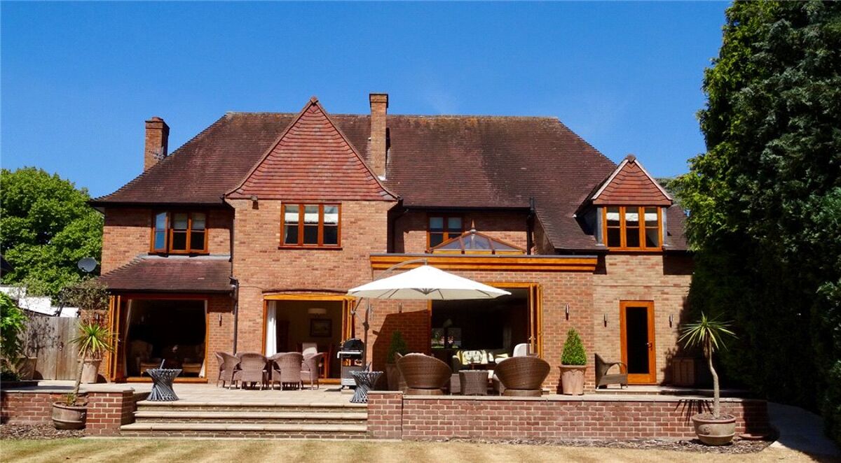 town house for sale in Tiddington Road, StratforduponAvon, CV37