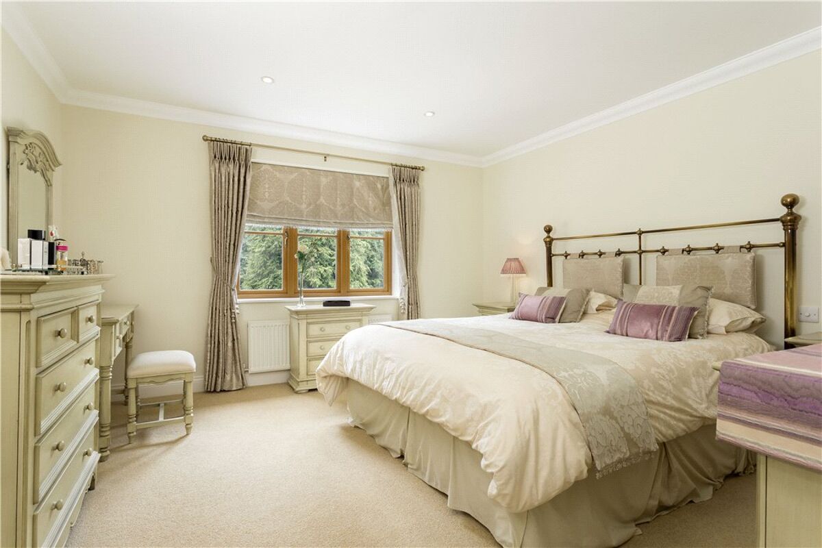 town house for sale in Tiddington Road, StratforduponAvon, CV37